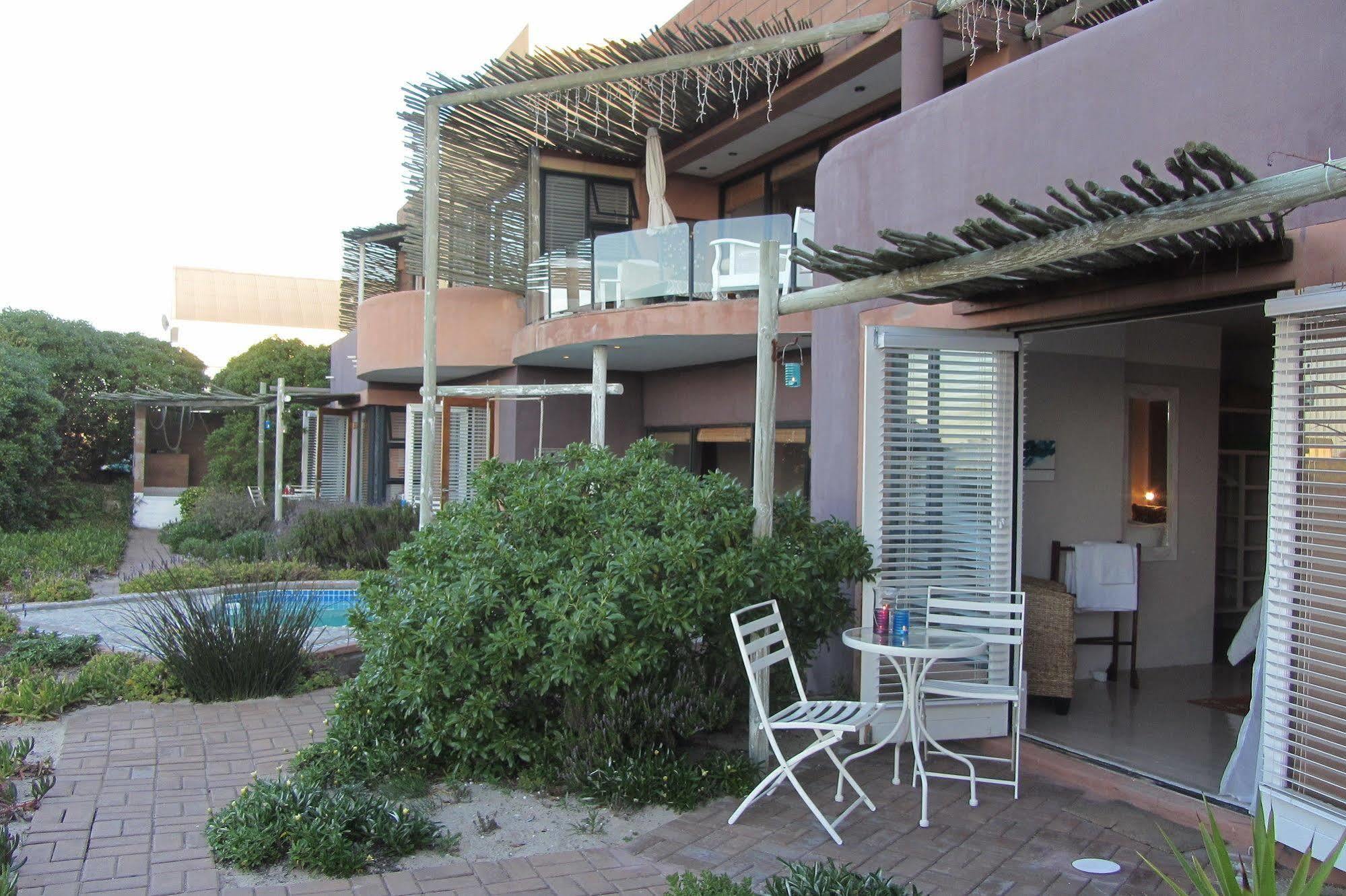 Absolute Beach Accommodation Britannia Bay Exterior photo